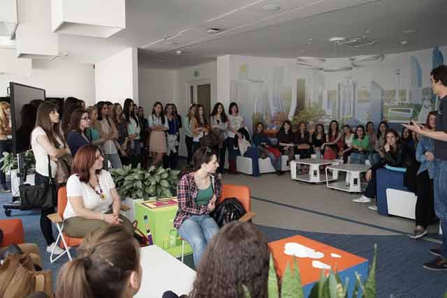 Majkrosoftov razvojni centar u Srbiji (Microsoft Development Center Serbia) organizovao posetu za studentkinje (i studente) IT smerova tehničkih fakulteta.